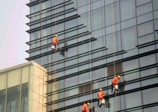 珠海灣仔街道外墻清洗